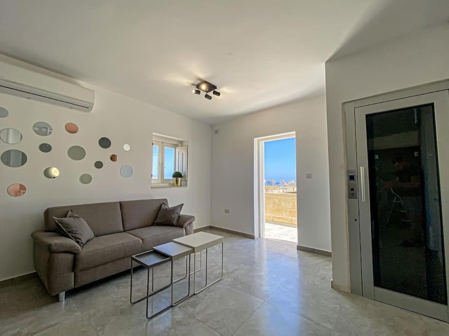 Designer Duplex Penthouse In Floriana 아파트 외부 사진