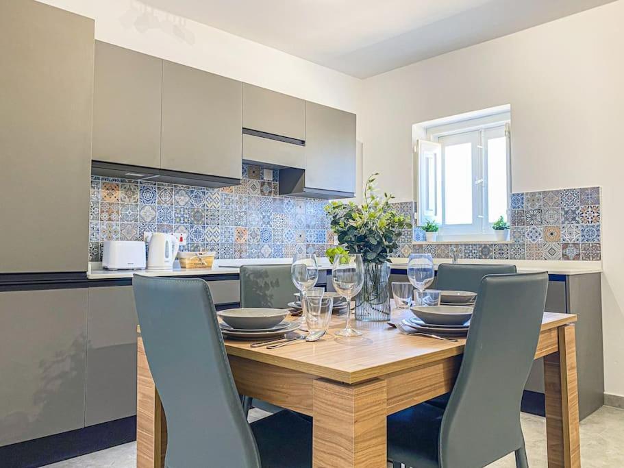 Designer Duplex Penthouse In Floriana 아파트 외부 사진