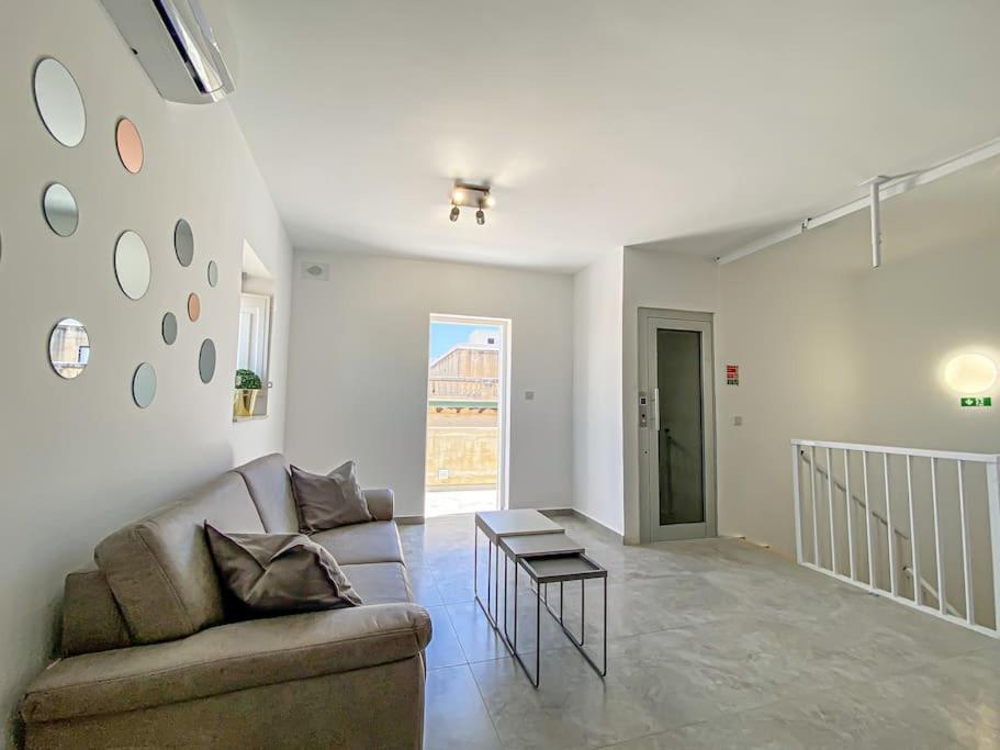 Designer Duplex Penthouse In Floriana 아파트 외부 사진