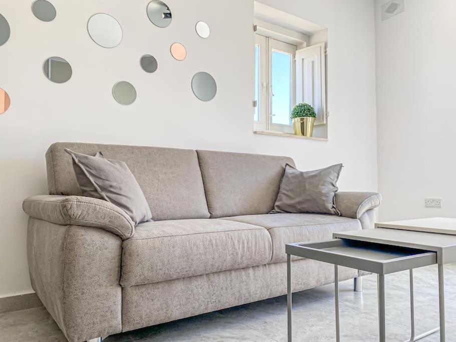 Designer Duplex Penthouse In Floriana 아파트 외부 사진